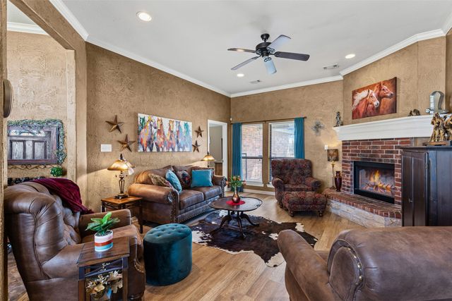 106 Hedges Circle, Weatherford, TX 76085