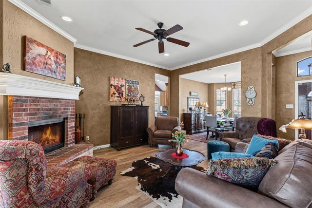 106 Hedges Circle, Weatherford, TX 76085