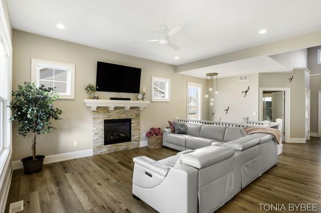 5565 Albright Avenue Sw, City Of Wyoming, MI 49418