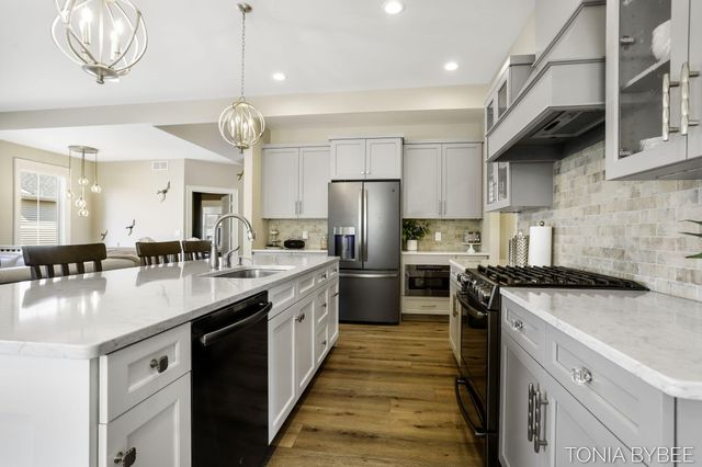 5565 Albright Avenue Sw, City Of Wyoming, MI 49418