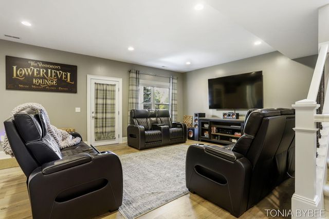 5565 Albright Avenue Sw, City Of Wyoming, MI 49418