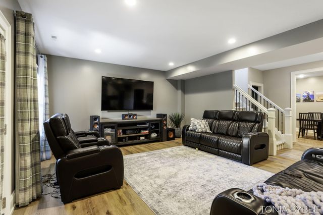 5565 Albright Avenue Sw, City Of Wyoming, MI 49418