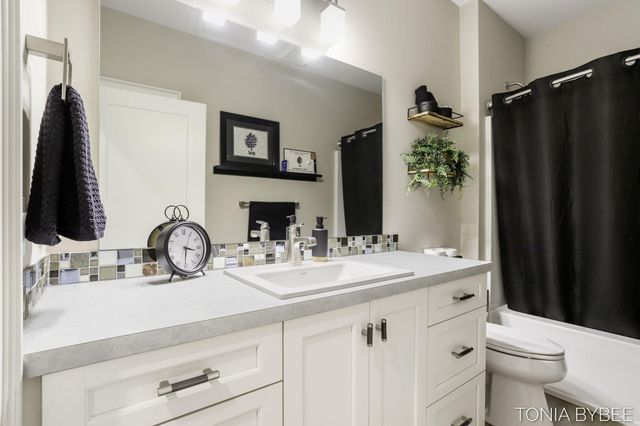 5565 Albright Avenue Sw, City Of Wyoming, MI 49418