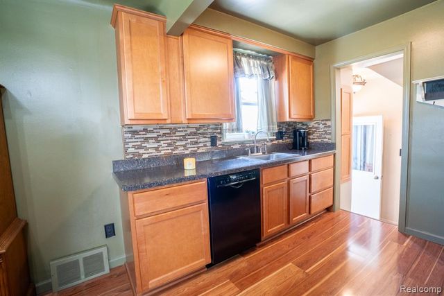 13273 Cunningham Street, Southgate, MI 48195