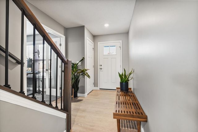 1727 Eide Road, Bloomington, IL 61704