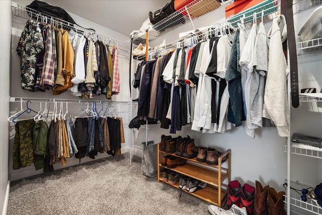 1727 Eide Road, Bloomington, IL 61704