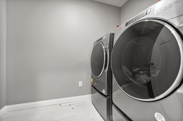 1727 Eide Road, Bloomington, IL 61704