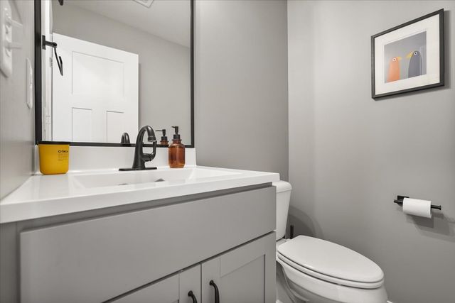 1727 Eide Road, Bloomington, IL 61704