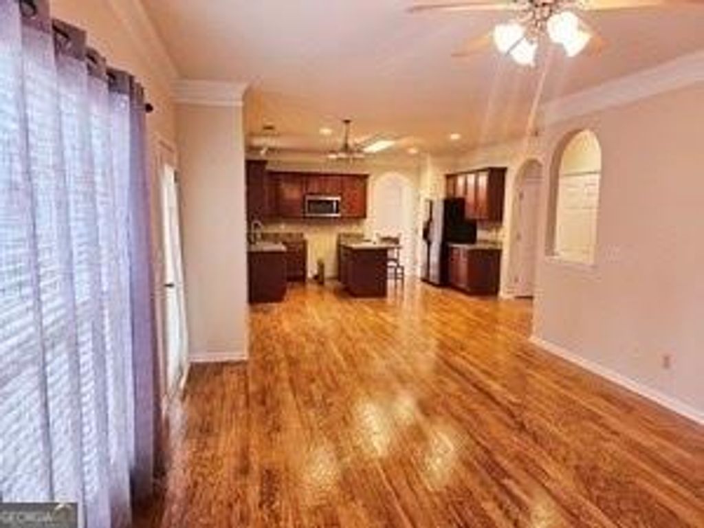 Image 14 of property listing at 1402 Aramore Drive SE, Conyers, GA 30013
