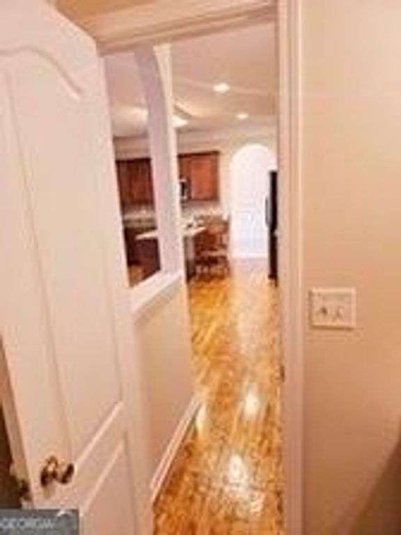 Image 6 of property listing at 1402 Aramore Drive SE, Conyers, GA 30013
