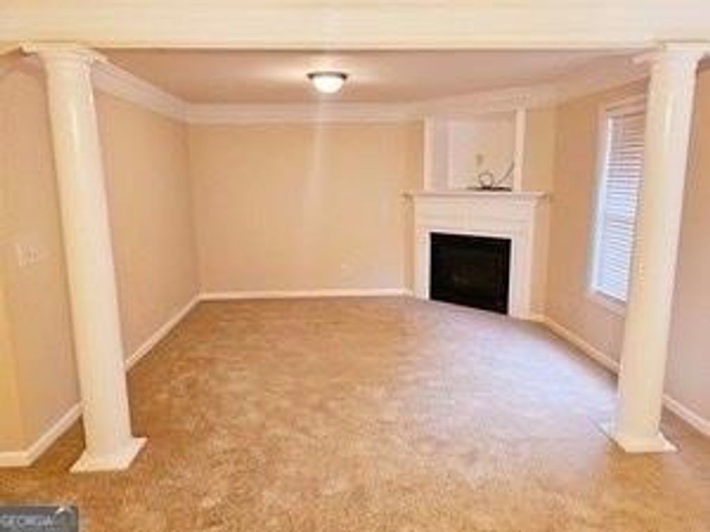 Image 8 of property listing at 1402 Aramore Drive SE, Conyers, GA 30013