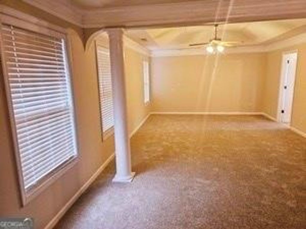 Image 9 of property listing at 1402 Aramore Drive SE, Conyers, GA 30013
