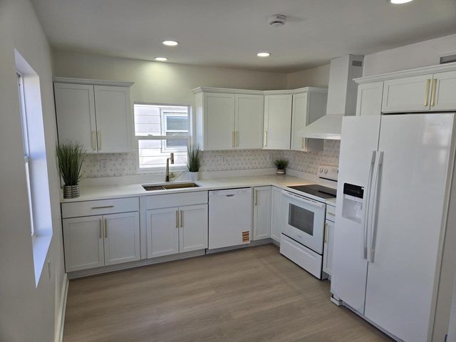 4578 N 127th STREET, Butler, WI 53007