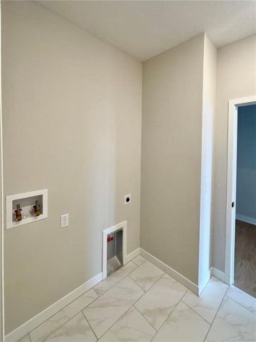 8919 SW 6th Street, Blue Springs, MO 64064