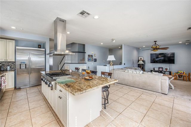 7813 Santa Angela, Highland, CA 92346