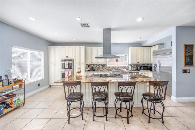 7813 Santa Angela, Highland, CA 92346