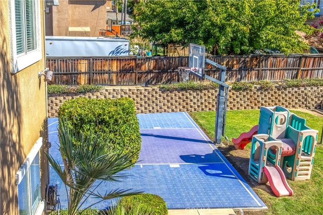 7813 Santa Angela, Highland, CA 92346