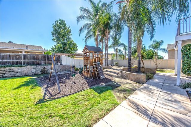 7813 Santa Angela, Highland, CA 92346