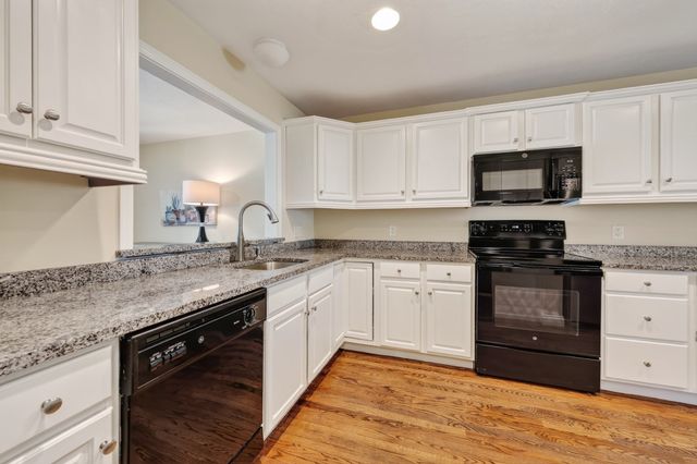 877 Auburnville Way C2, Whitman, MA 02382