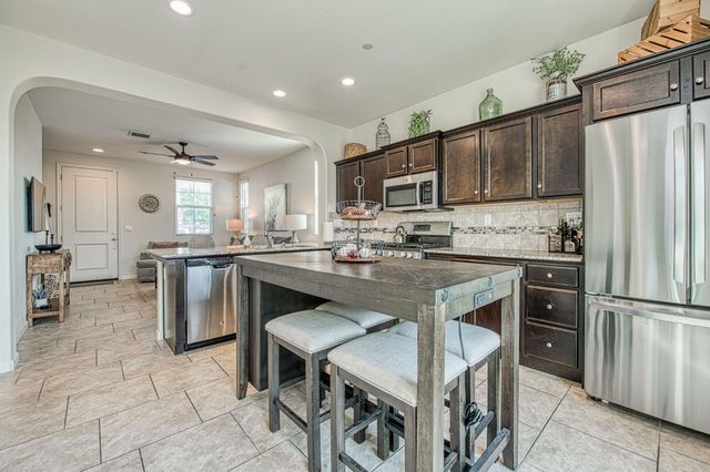 3752 Magnificent Way, Clovis, CA 93619