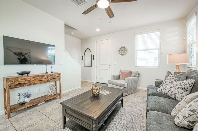 3752 Magnificent Way, Clovis, CA 93619