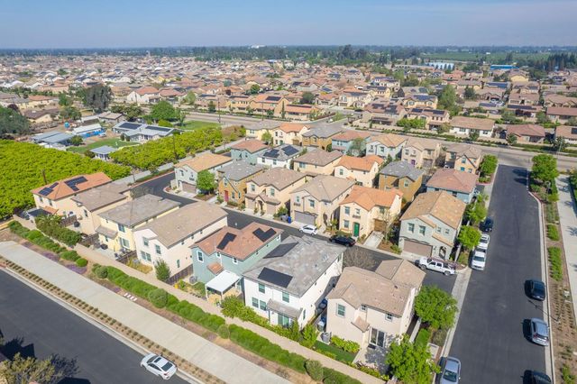 3752 Magnificent Way, Clovis, CA 93619