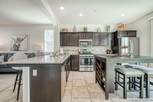 3752 Magnificent Way, Clovis, CA 93619