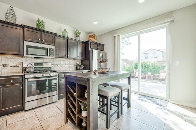 3752 Magnificent Way, Clovis, CA 93619