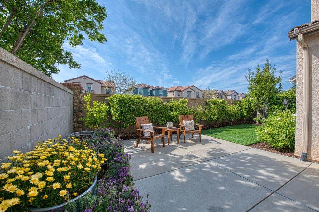 Image 27 of property listing at 3752 Magnificent Way, Clovis, CA 93619