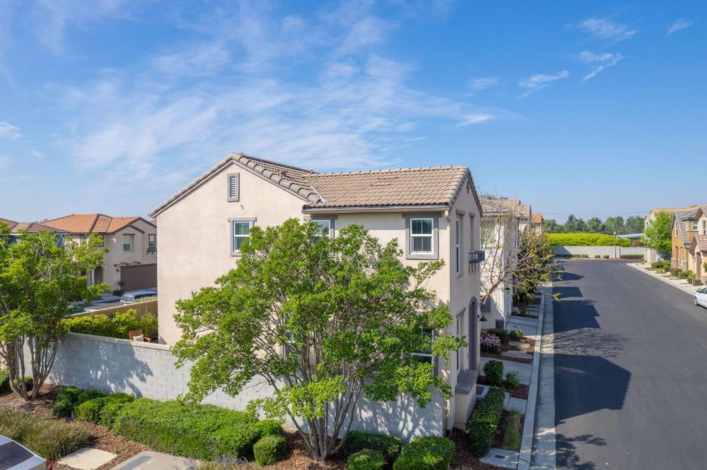 Image 31 of property listing at 3752 Magnificent Way, Clovis, CA 93619