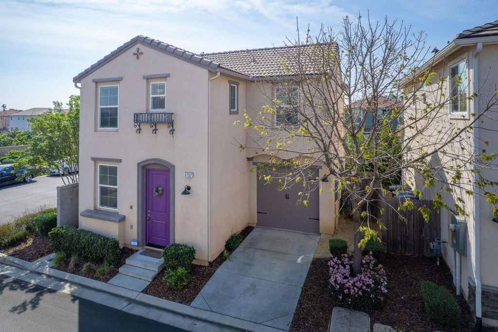 Image 35 of property listing at 3752 Magnificent Way, Clovis, CA 93619