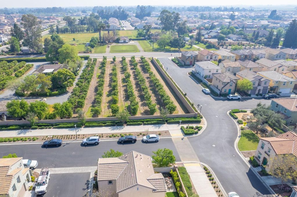 Image 39 of property listing at 3752 Magnificent Way, Clovis, CA 93619