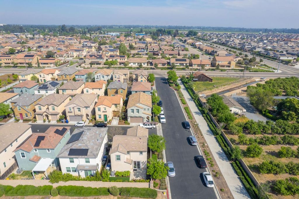 Image 41 of property listing at 3752 Magnificent Way, Clovis, CA 93619