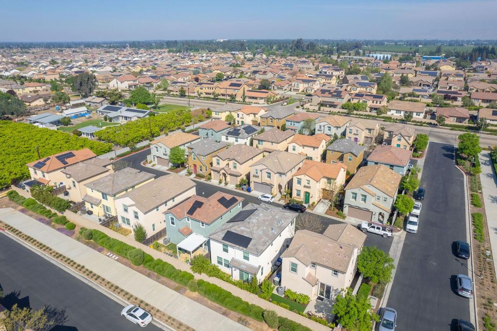 Image 42 of property listing at 3752 Magnificent Way, Clovis, CA 93619