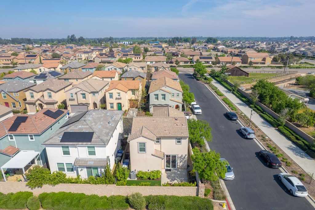 Image 43 of property listing at 3752 Magnificent Way, Clovis, CA 93619