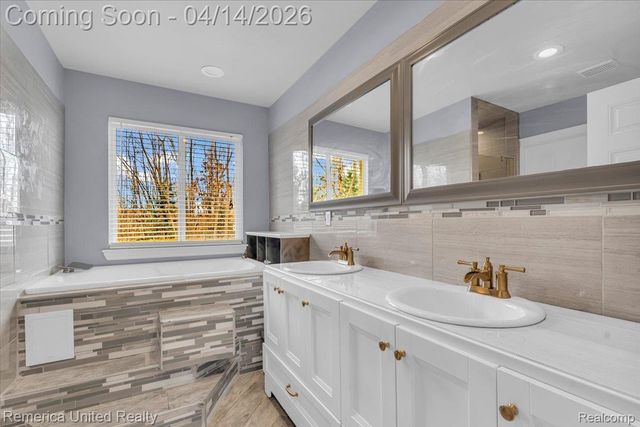 35901 Abbey Court, Romulus, MI 48174
