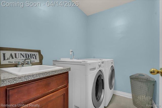 35901 Abbey Court, Romulus, MI 48174