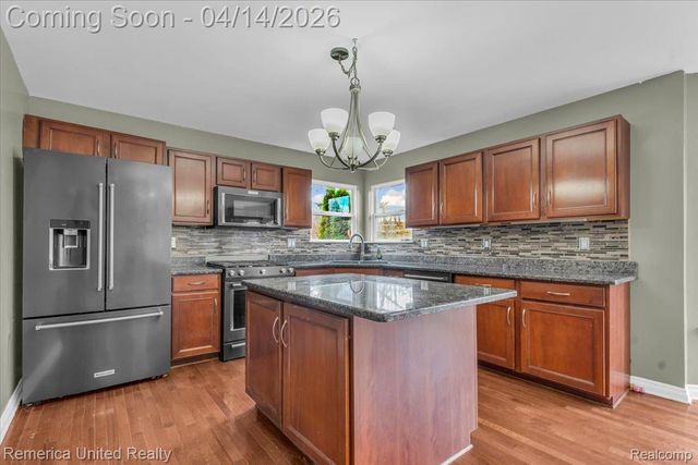 35901 Abbey Court, Romulus, MI 48174