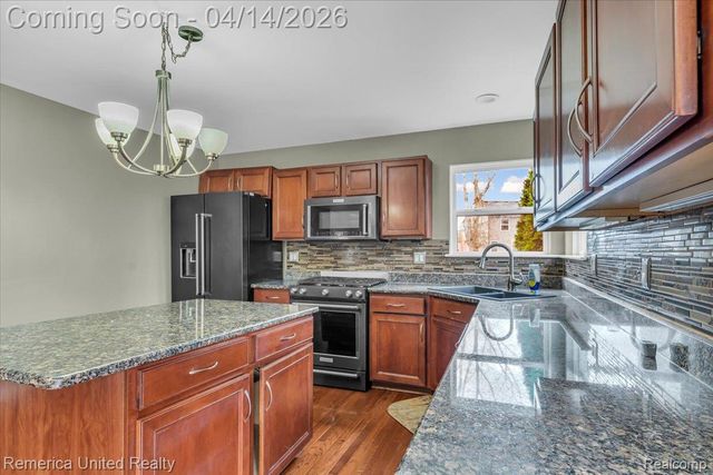 35901 Abbey Court, Romulus, MI 48174