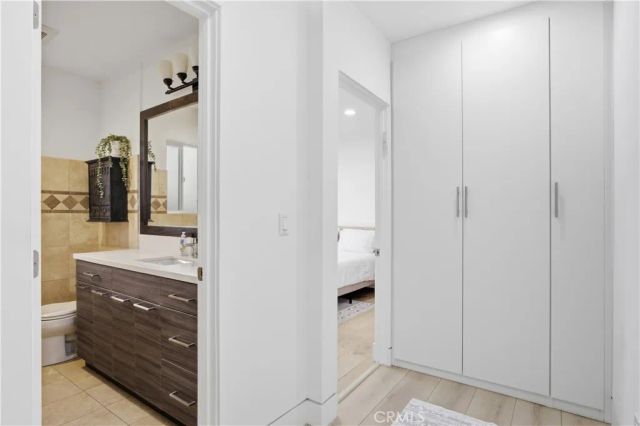 5209 Avenida Oriente Street, Tarzana, CA 91356