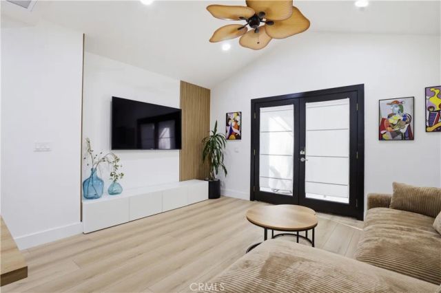 5209 Avenida Oriente Street, Tarzana, CA 91356