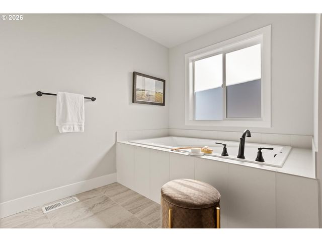 7260 Sw WINDFLOWER St, Wilsonville, OR 97070