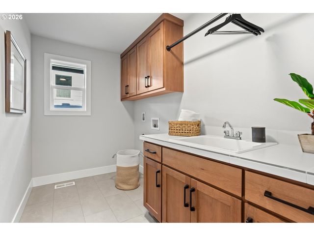 7260 Sw WINDFLOWER St, Wilsonville, OR 97070