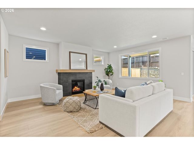 7260 Sw WINDFLOWER St, Wilsonville, OR 97070