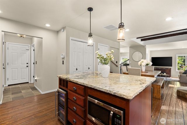 3627 Snug Harbor Road NE, Olympia, WA 98506
