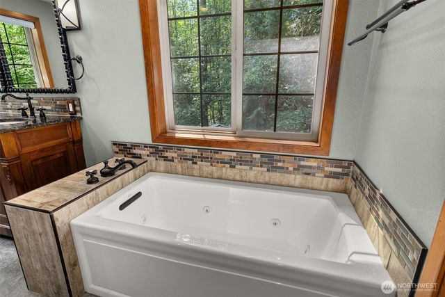 3627 Snug Harbor Road NE, Olympia, WA 98506