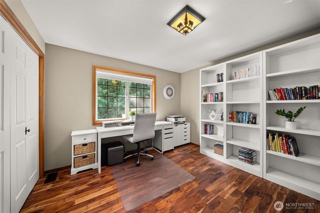 3627 Snug Harbor Road NE, Olympia, WA 98506