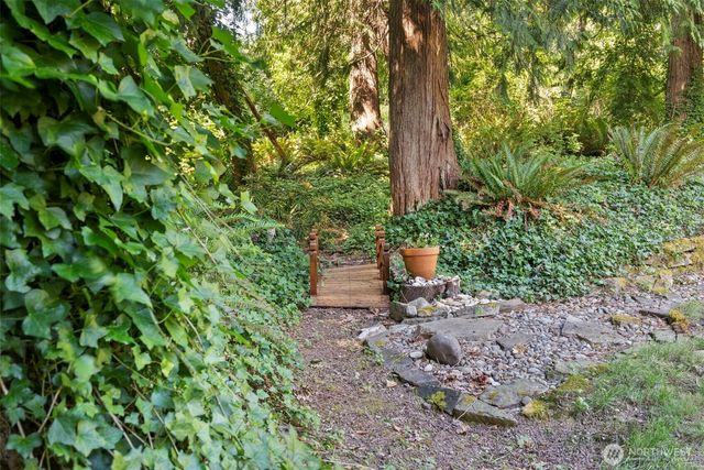 3627 Snug Harbor Road NE, Olympia, WA 98506