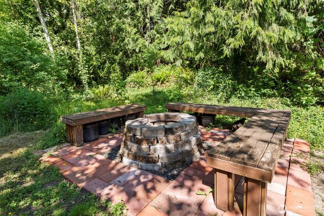 3627 Snug Harbor Road NE, Olympia, WA 98506
