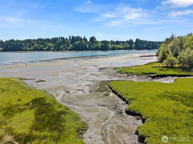 3627 Snug Harbor Road NE, Olympia, WA 98506